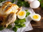 foto-apertura-Depositphotos_792937096_XL-pollo-e-uova-cotti