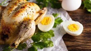 foto-apertura-Depositphotos_792937096_XL-pollo-e-uova-cotti