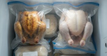 Depositphotos_902574550_XLpollocottocrudofreezer cmpr